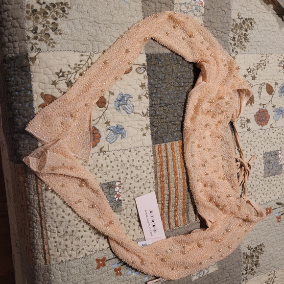 La DesiradeEmbellished Cowl Neck Crop Top in Rose or light Beige size 0 - Picture 14 of 14